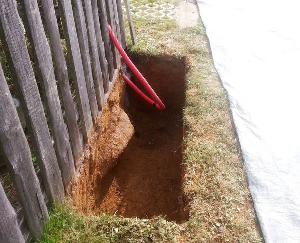 Výkop pro betonový základ