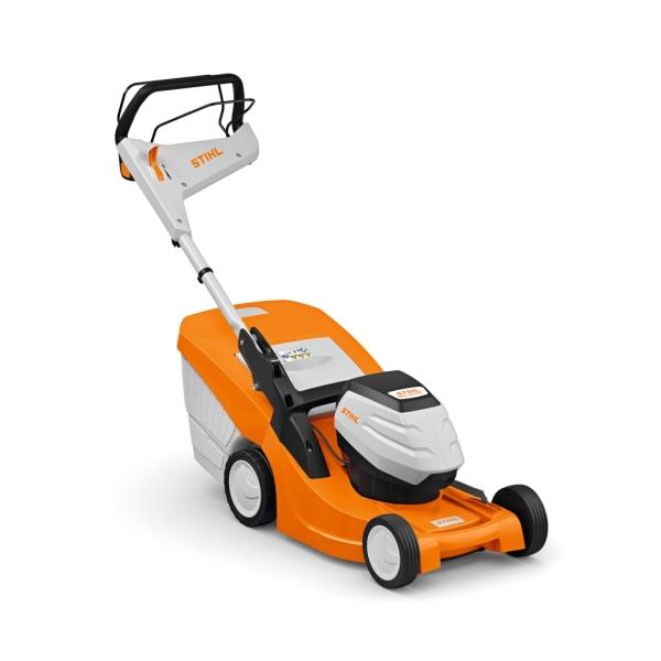 STIHL RMA 443.2 PV – AKU sekačka s pojezdem 1,05 kW, záběr 41 cm, koš 55 l