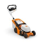 STIHL RMA 443.3 PV – AKU sekačka s pojezdem 1,45 kW, záběr 41 cm, koš 52 l